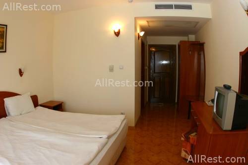 Sunny Hotel 6